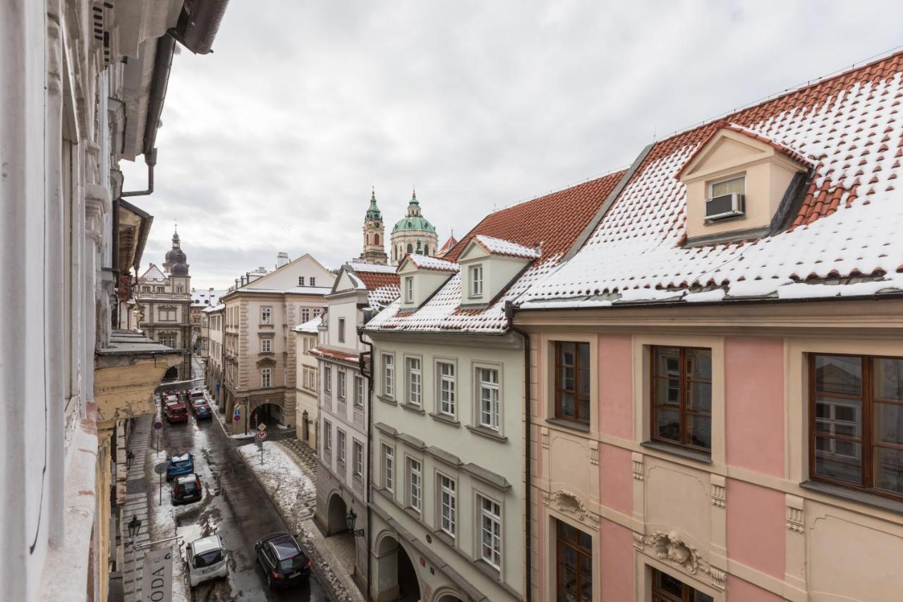 Charles Bridge Royal Apartments - Castle District Прага Екстериор снимка