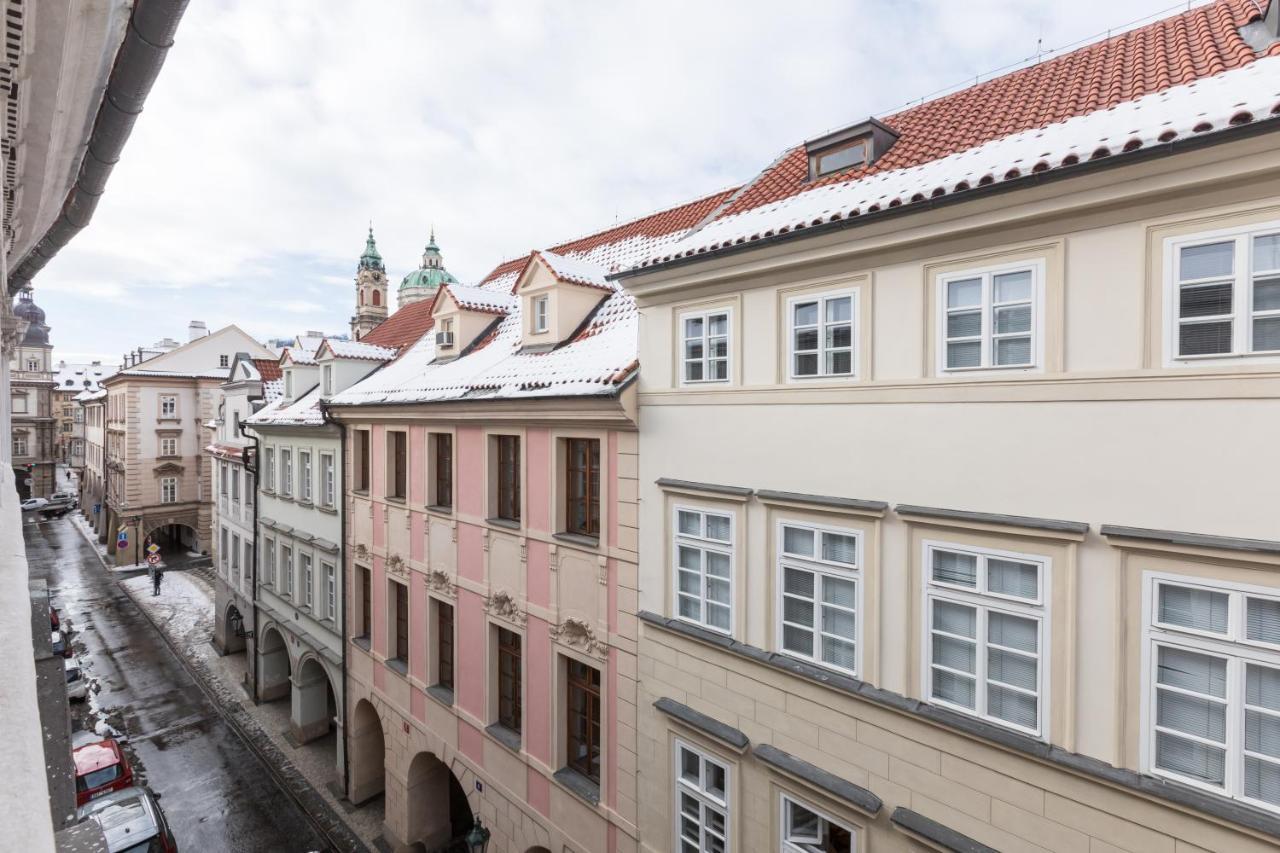 Charles Bridge Royal Apartments - Castle District Прага Екстериор снимка