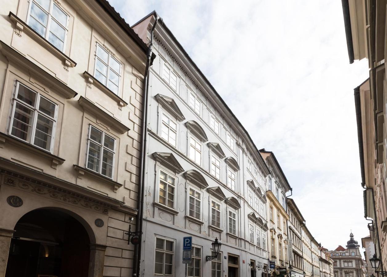 Charles Bridge Royal Apartments - Castle District Прага Екстериор снимка