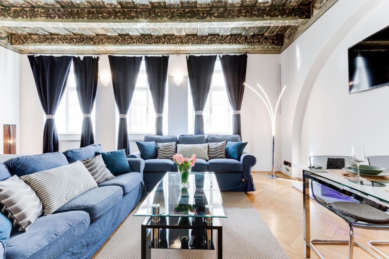 Charles Bridge Royal Apartments - Castle District Прага Екстериор снимка